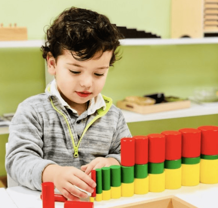 La etapa de Casa de Niños Montessori corresponde al Segundo Ciclo de Educación Infantil.